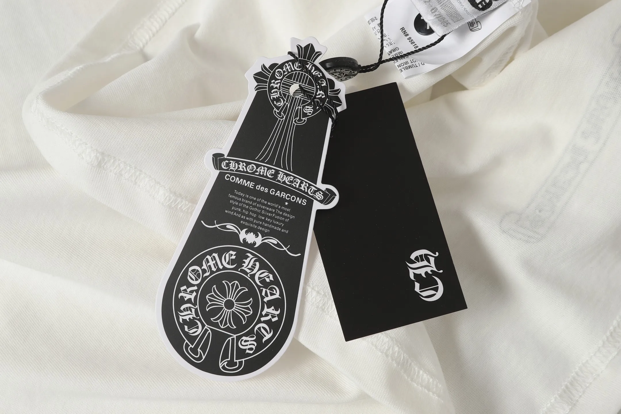 P160 Cross-border model. Those who pursue quality, please do not place an order. -Chrome Hearts/Chrome Hearts Sanskrit color printed popular long-sleeved T-shirt -High weight, high density and high quality. The wool is soft, delicate and skin-friendly. It feels soft and silky. It has excellent warmth and skin-friendly properties.